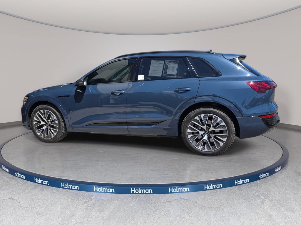 Certified 2024 Audi Q8 e-tron Premium Plus w/ Premium Plus Package AWD/4WD image 9
