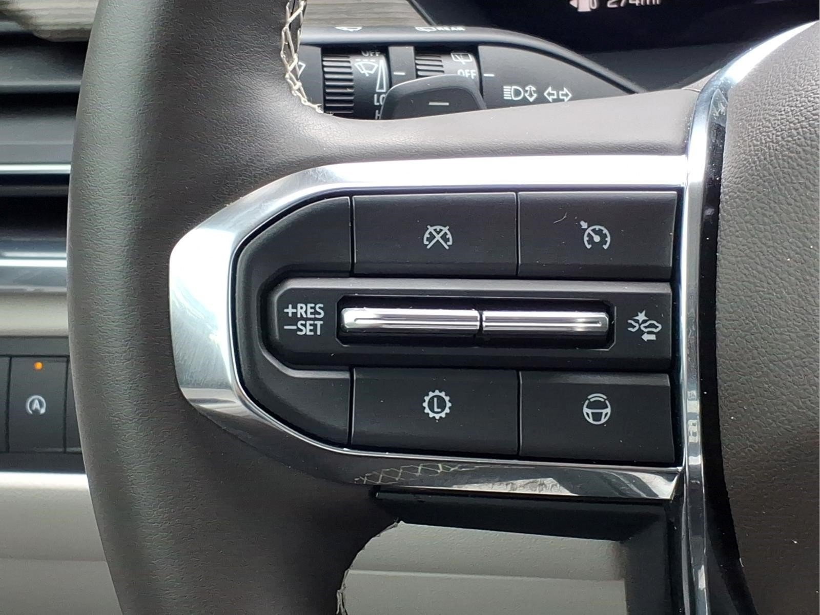Used 2024 GMC Acadia Denali w/ Super Cruise Package FWD image 11