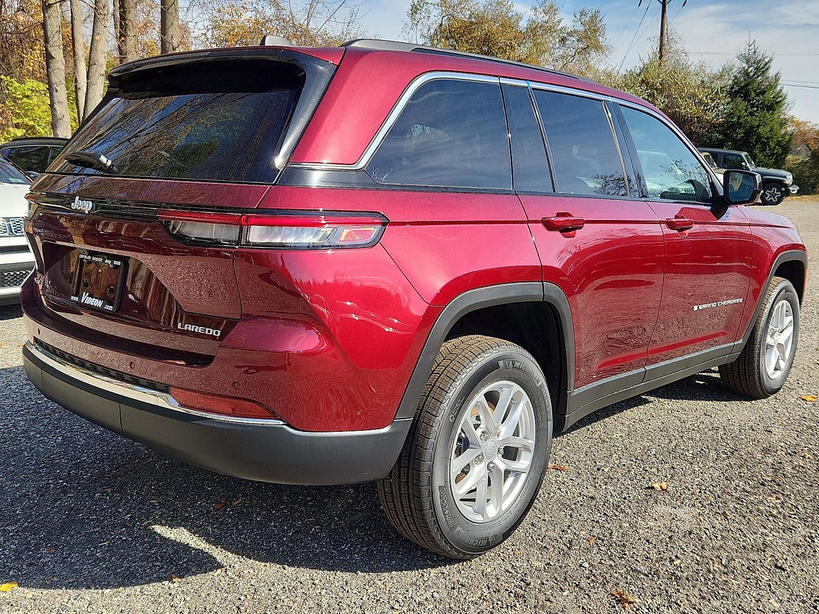 New 2025 Jeep Grand Cherokee Laredo X w/ Luxury Tech Group I image 4