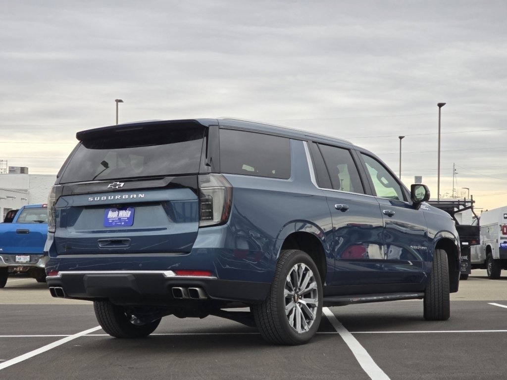 Used 2025 Chevrolet Suburban High Country image 13