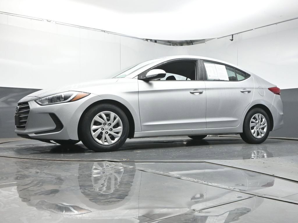 Used 2018 Hyundai Elantra SE w/ Cargo Package image 31