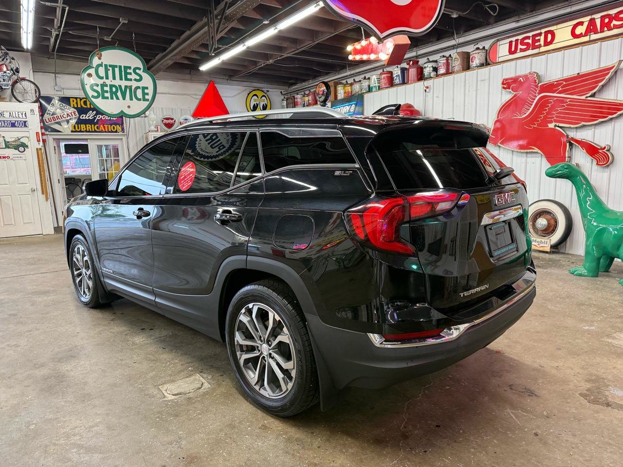 Used 2018 GMC Terrain SLT w/ Preferred Package FWD image 3