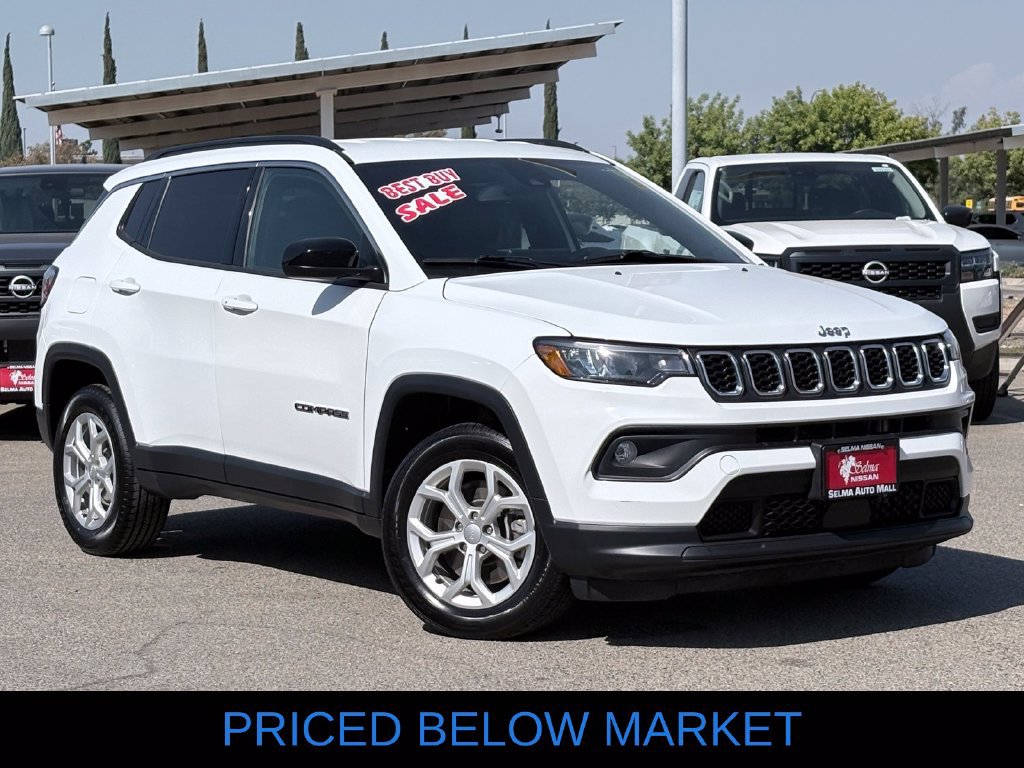 Used 2024 Jeep Compass Latitude AWD/4WD image 2