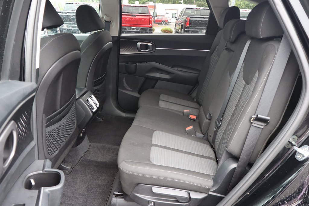 Used 2022 Kia Sorento LX image 19