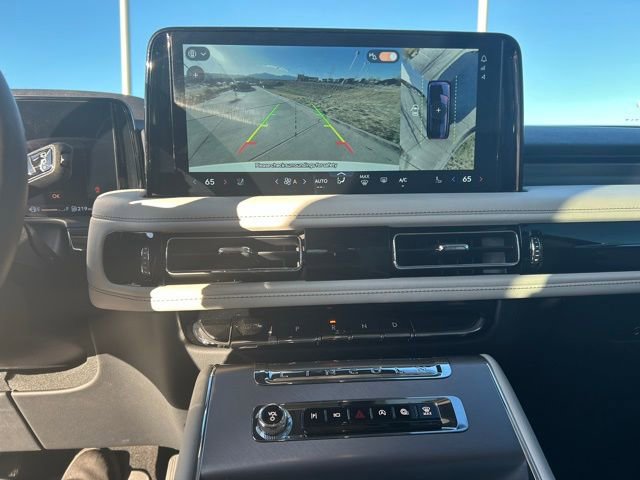 Used 2025 Lincoln Aviator AWD w/ Jet Appearance Package image 19