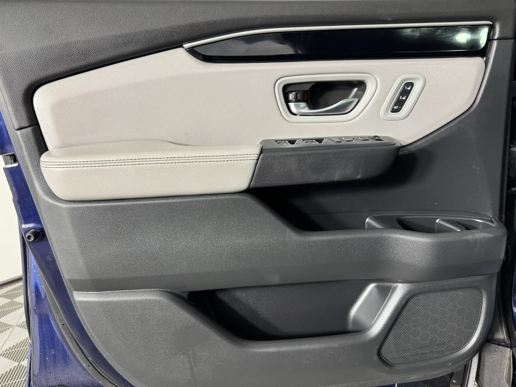 Used 2025 Honda Pilot EX-L image 42