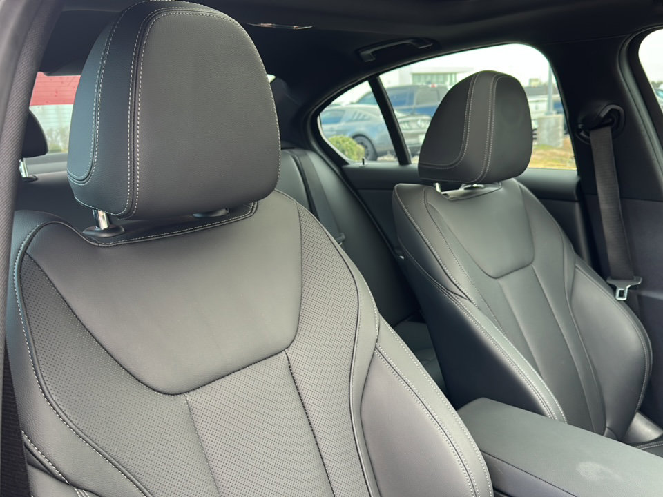 Certified 2024 BMW 330i Sedan w/ M Sport Package image 25
