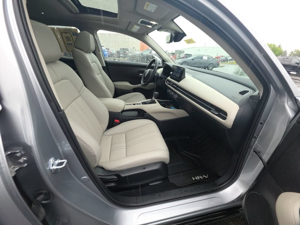 Used 2025 Honda HR-V EX-L image 32