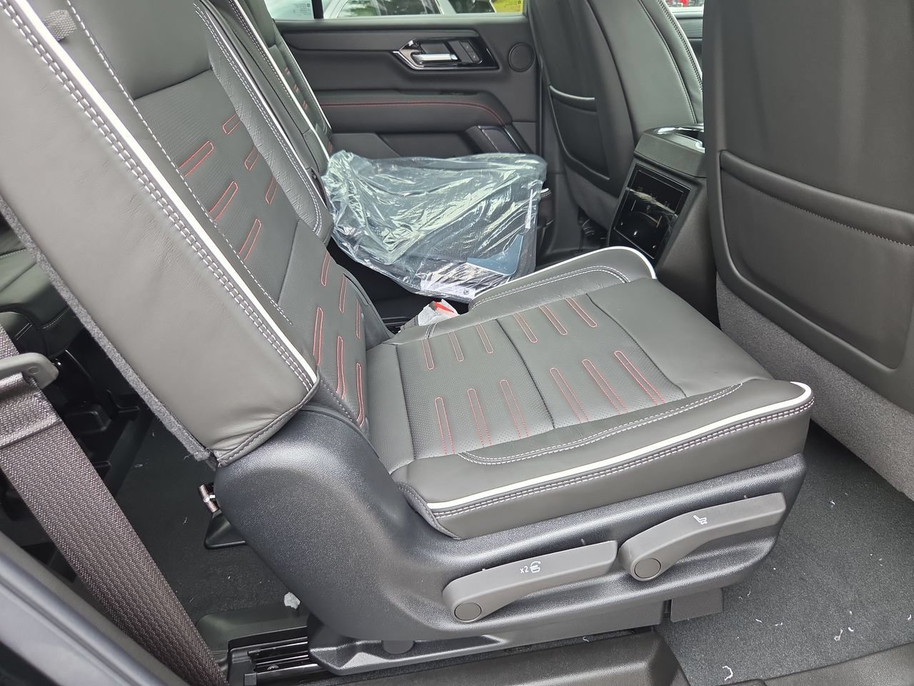 New 2027 GMC Yukon AT4 Ultimate AWD/4WD image 28