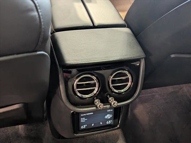 Used 2023 Bentley Bentayga image 18