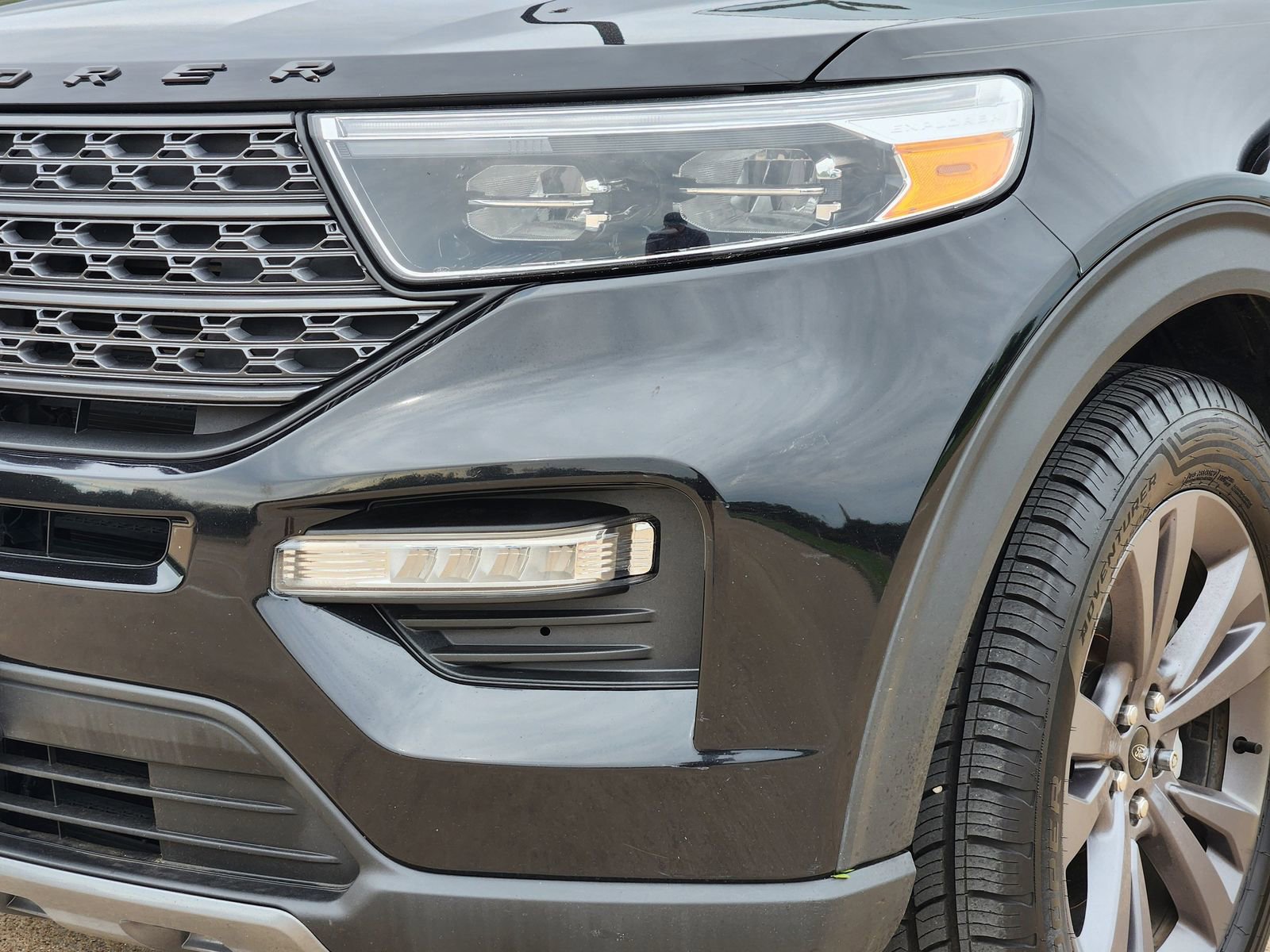 Used 2024 Ford Explorer XLT w/ Equipment Group 202A RWD image 10