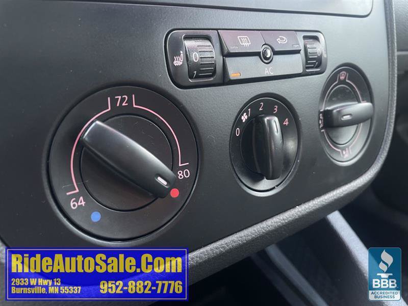 Used 2009 Volkswagen Rabbit S w/ Cold Weather Pkg FWD image 35