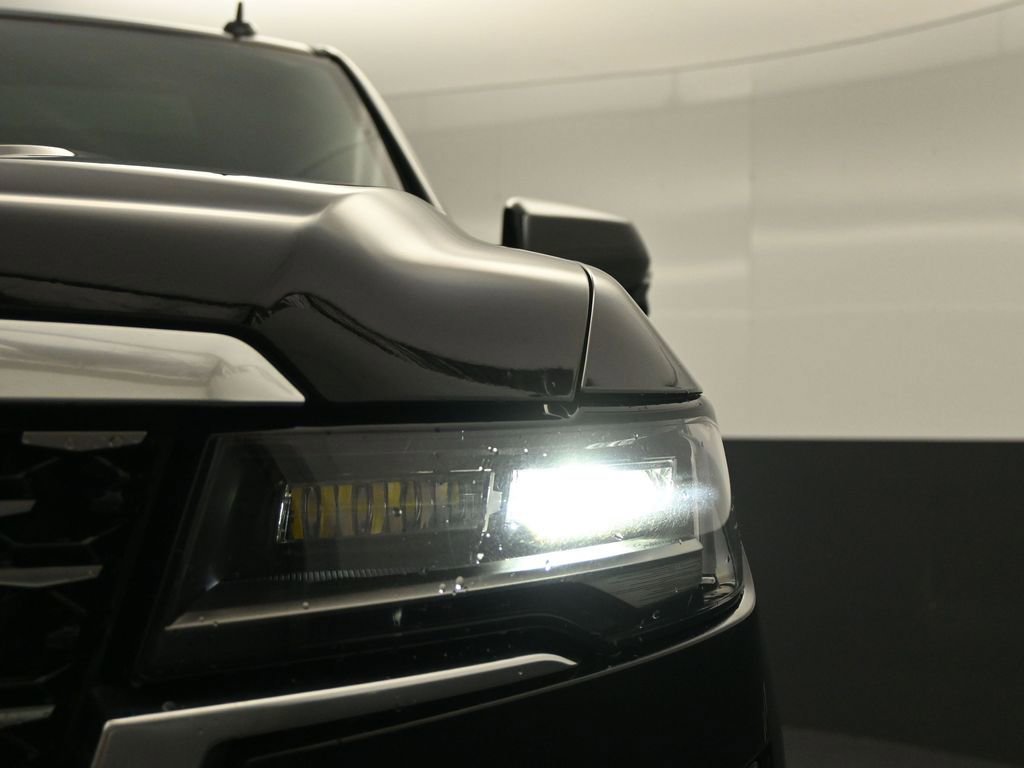 Used 2022 Cadillac Escalade ESV Premium Luxury image 13