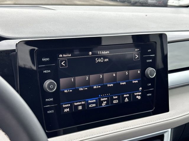 New 2026 Volkswagen Taos SE image 18