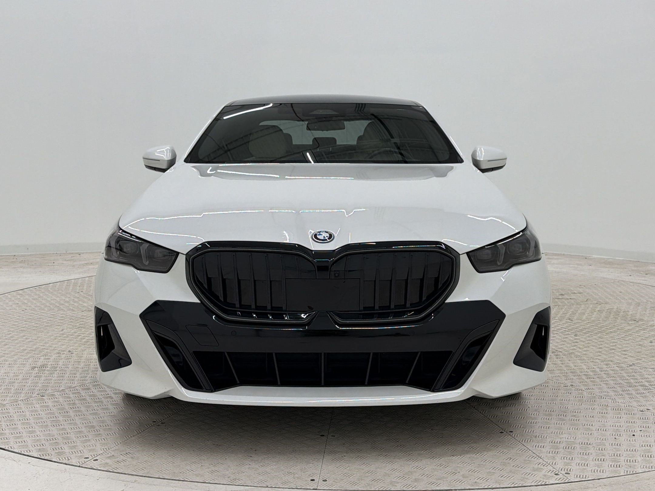Certified 2024 BMW i5 eDrive40i w/ Executive Package RWD image 6