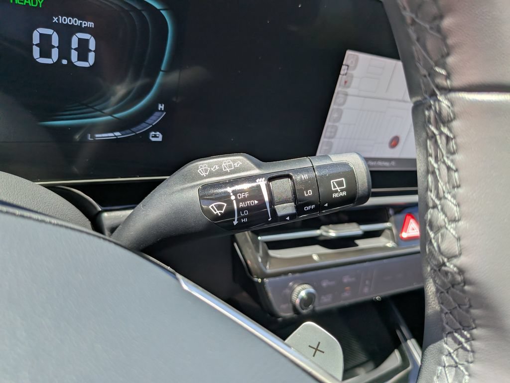 Certified 2025 Kia Niro EX Touring FWD image 32