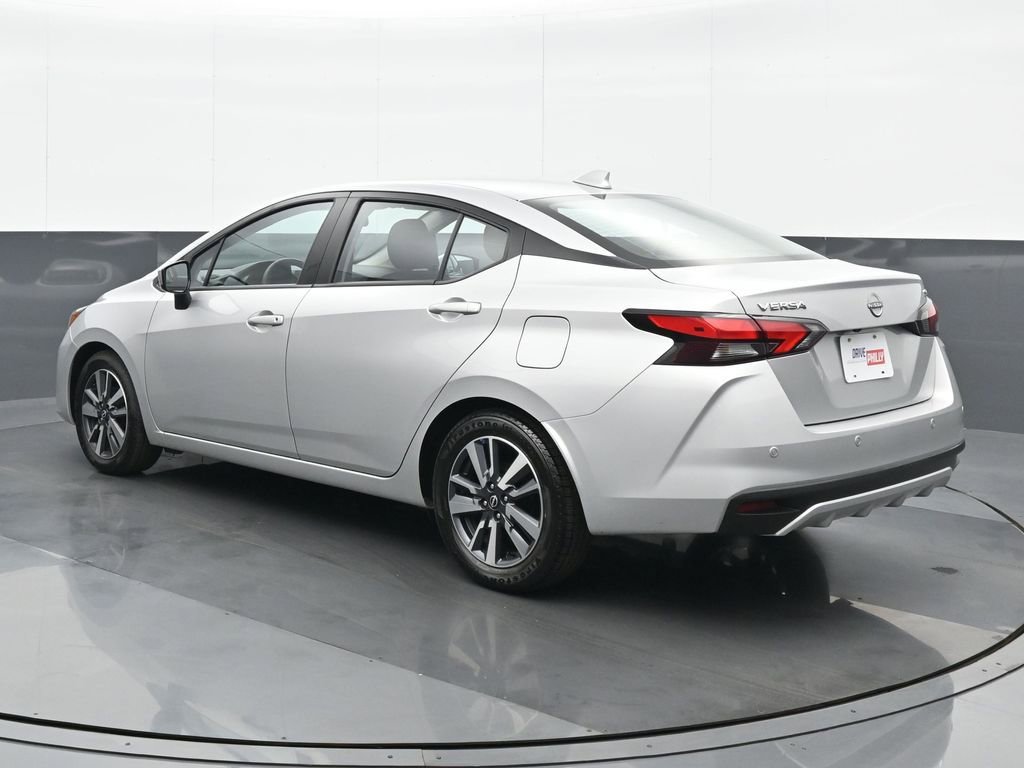 Used 2023 Nissan Versa SV image 4