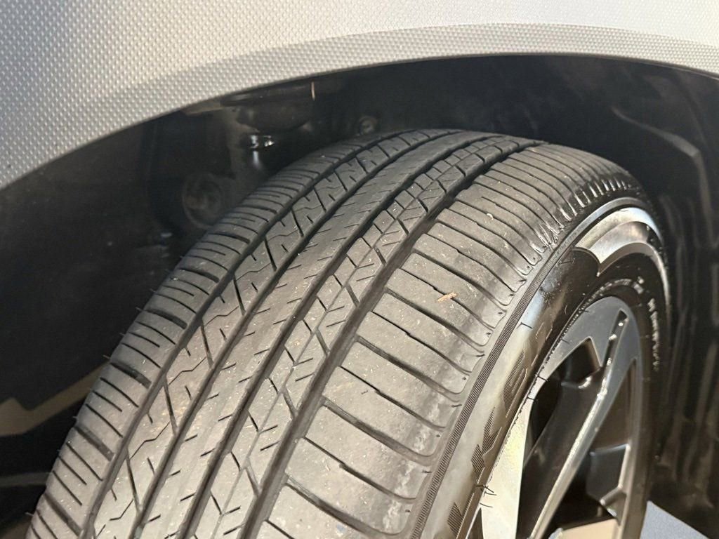 Certified 2024 Subaru Forester Touring w/ Pop Package 2 image 21