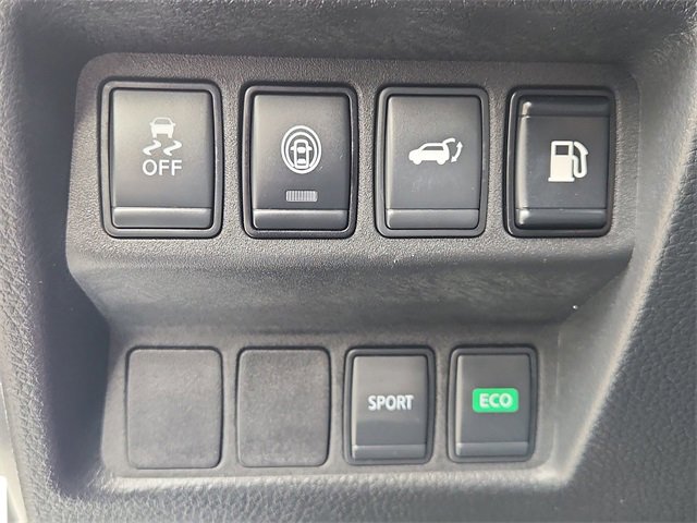 Used 2019 Nissan Rogue SV image 17