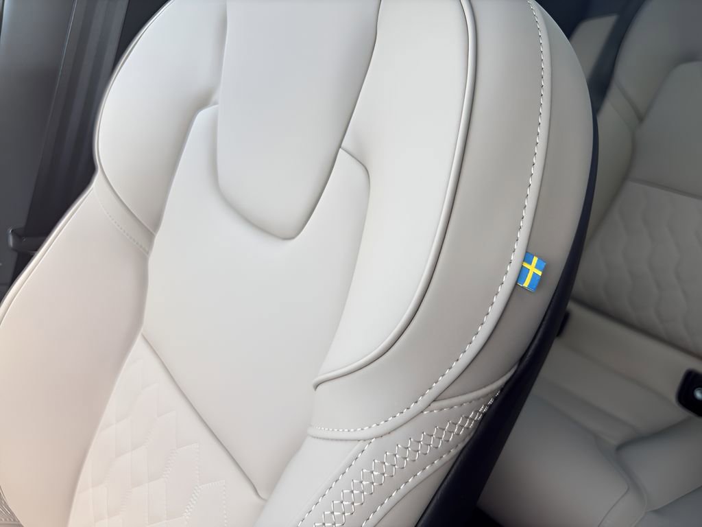 New 2026 Volvo XC60 T8 Plus w/ Protection Package Premier AWD/4WD image 14