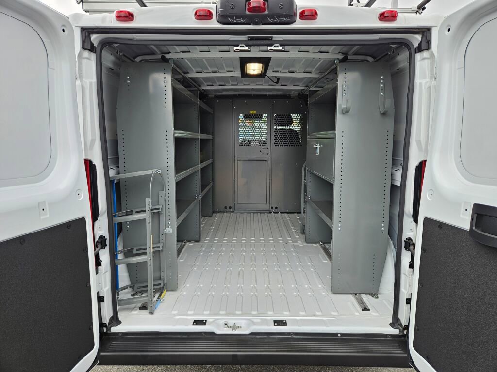 Used 2025 RAM ProMaster 2500 w/ Convenience Group FWD image 12