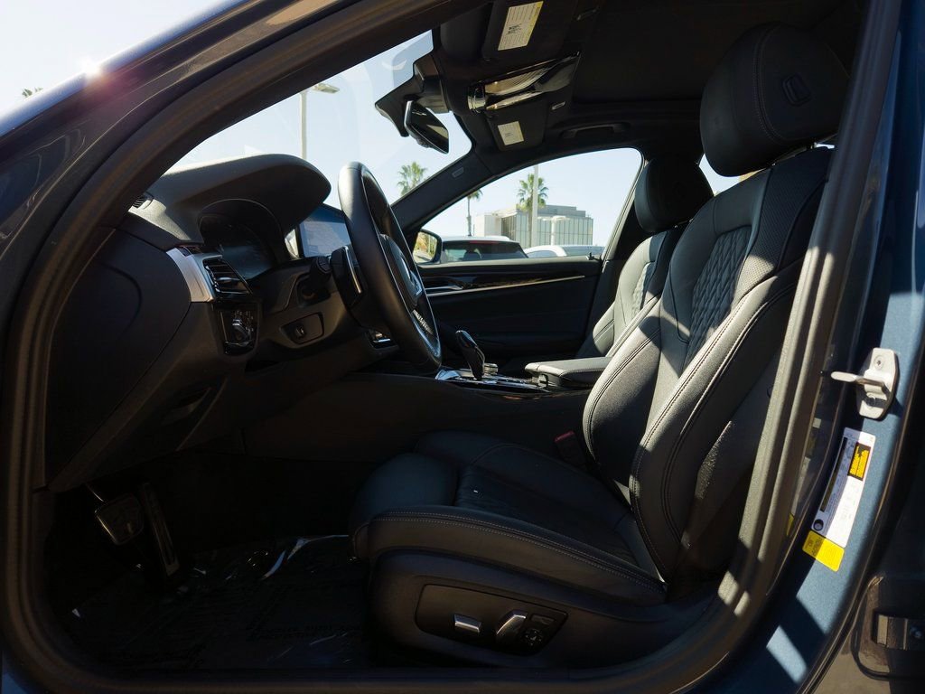 Used 2023 BMW 540i w/ M Sport Package image 10