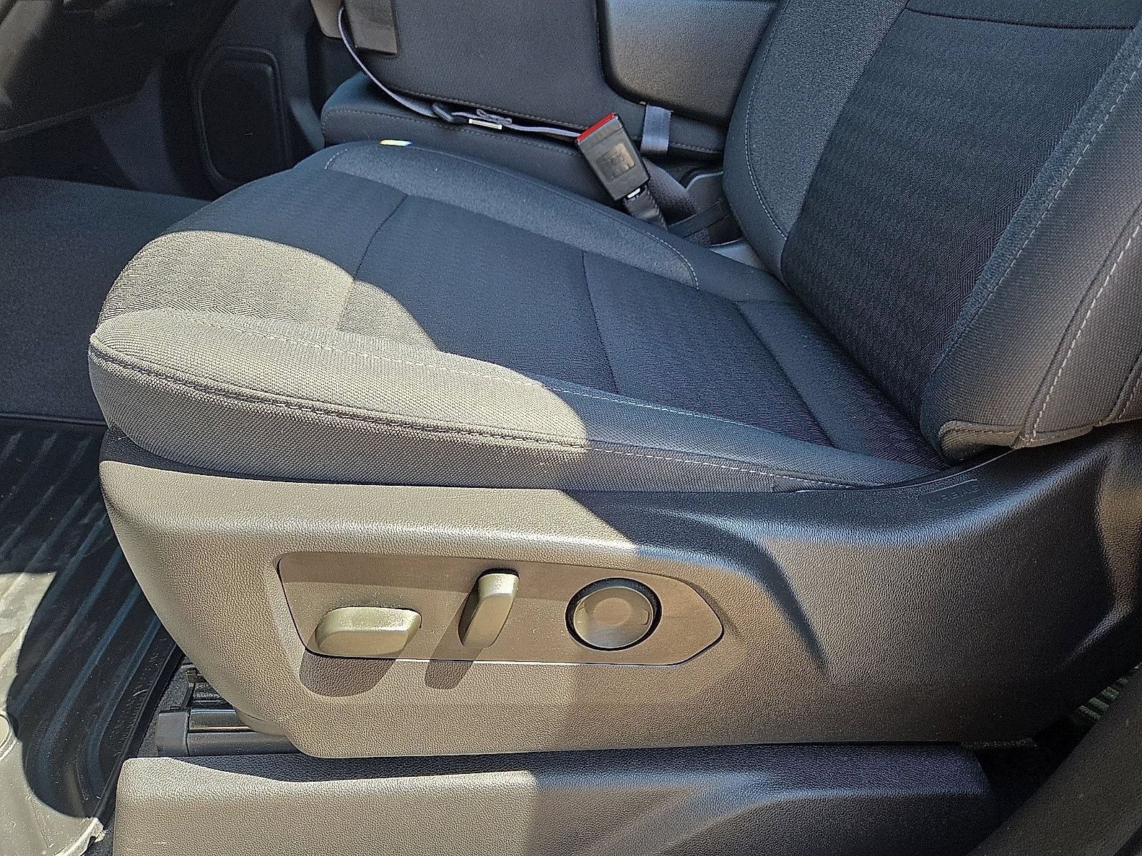 Used 2023 Chevrolet Silverado 1500 Custom RWD image 21