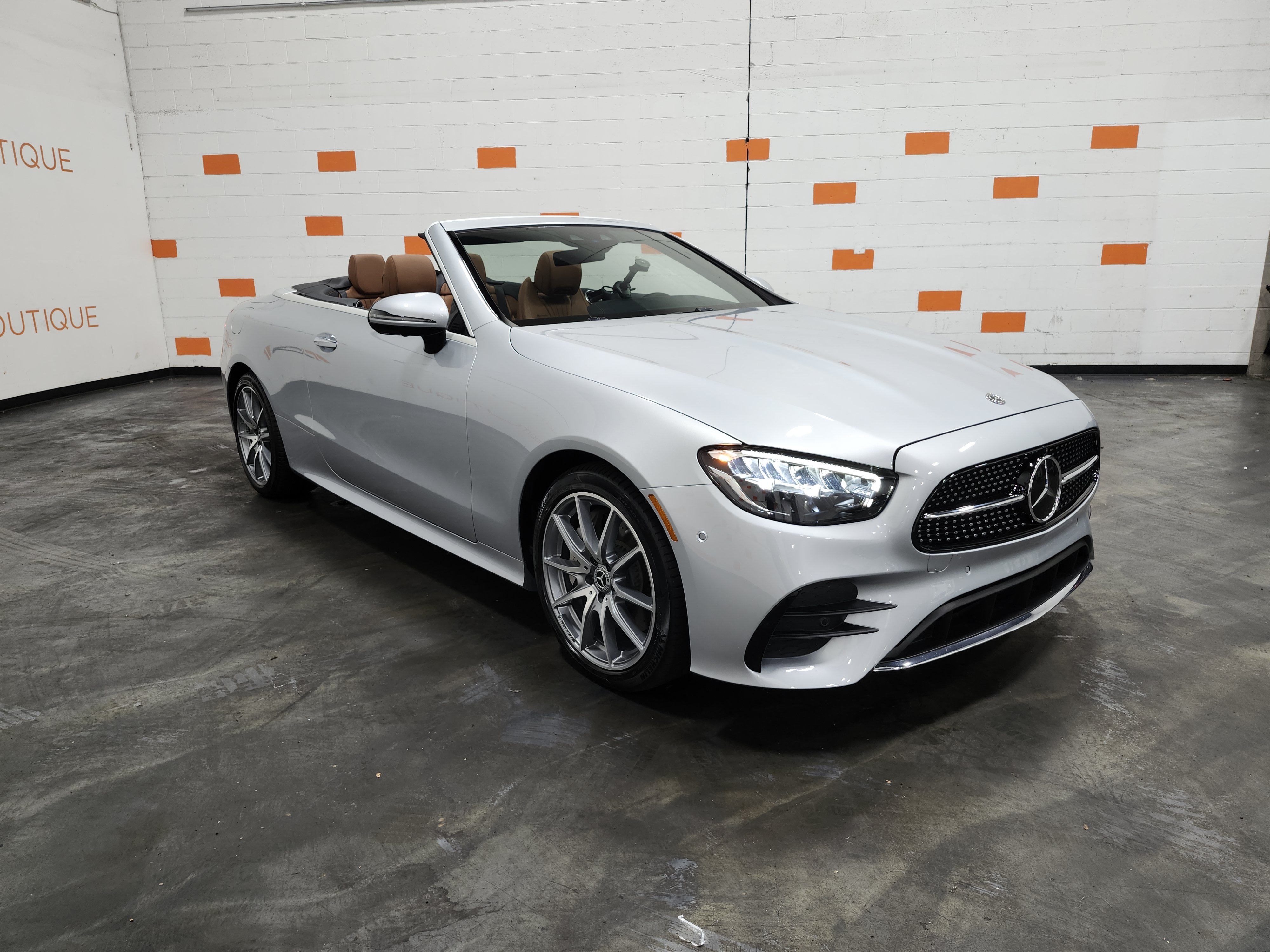 Used 2021 Mercedes-Benz E 450 4MATIC Cabriolet image 2