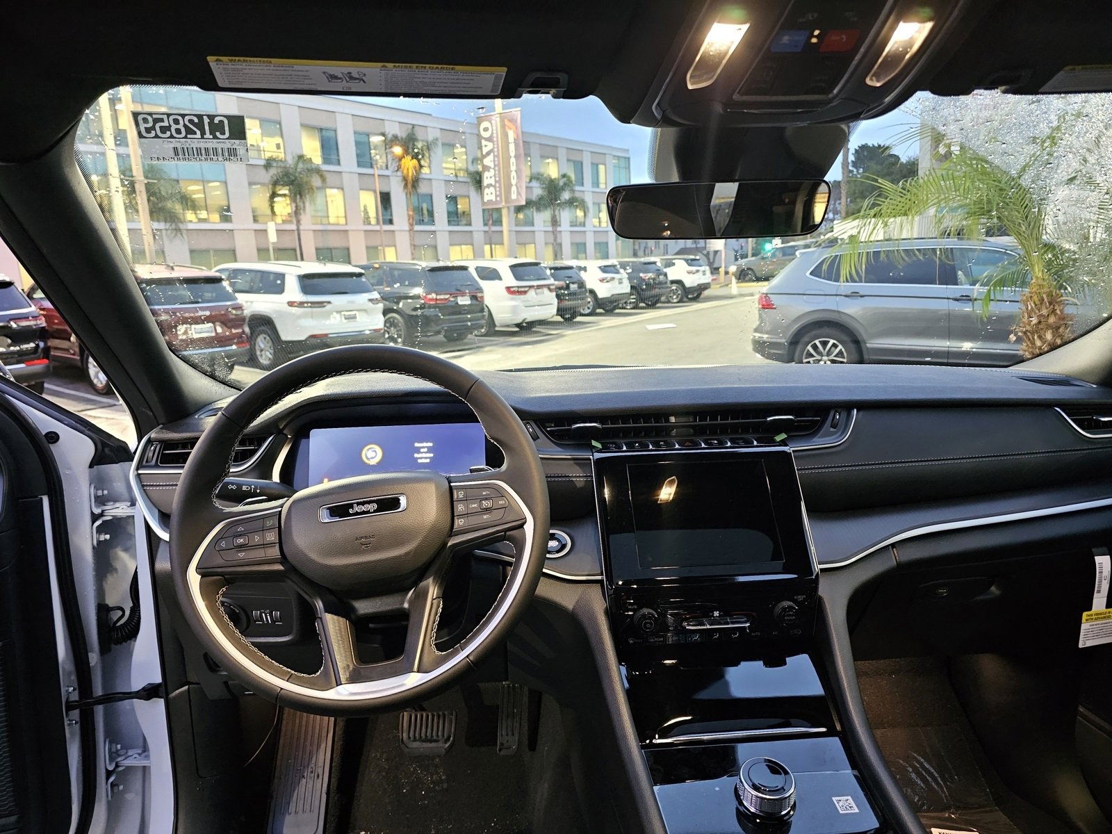 New 2025 Jeep Grand Cherokee L Laredo image 27