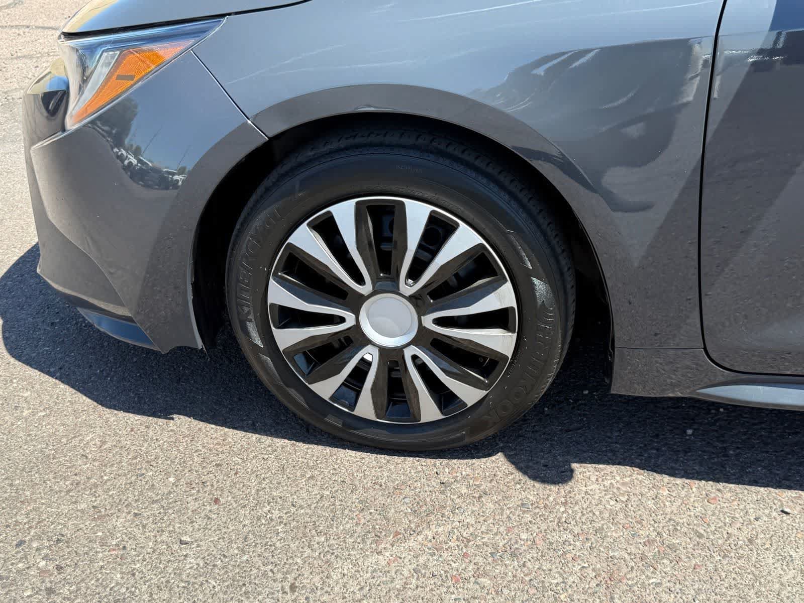 Used 2023 Toyota Corolla LE FWD image 6