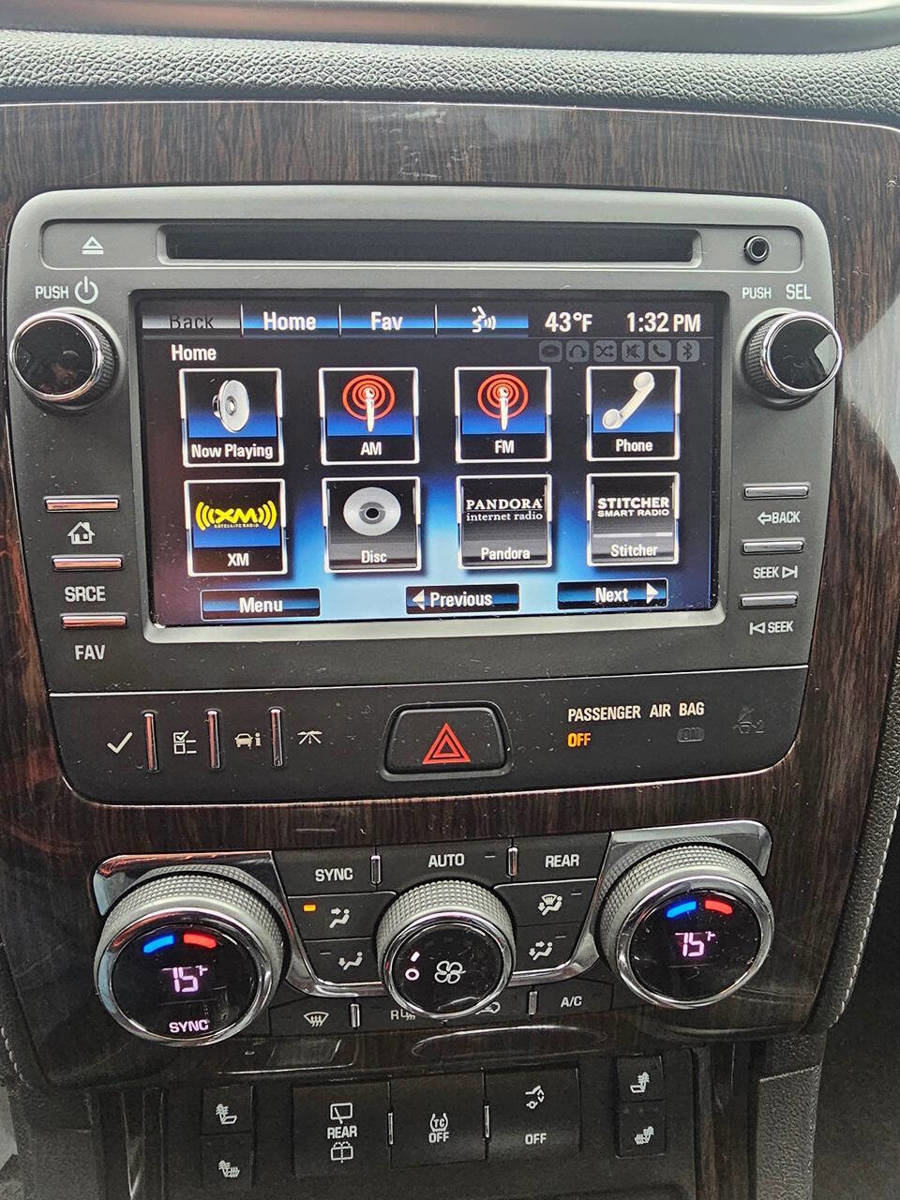 Used 2017 Chevrolet Traverse LT image 13