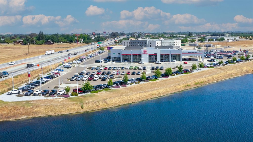 New 2025 Nissan Armada SL image 13