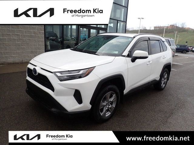 Used 2024 Toyota RAV4 XLE w/ Convenience Package image 1