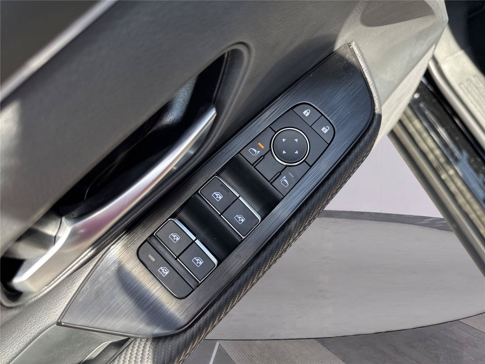 New 2026 Nissan Kicks SR FWD image 18