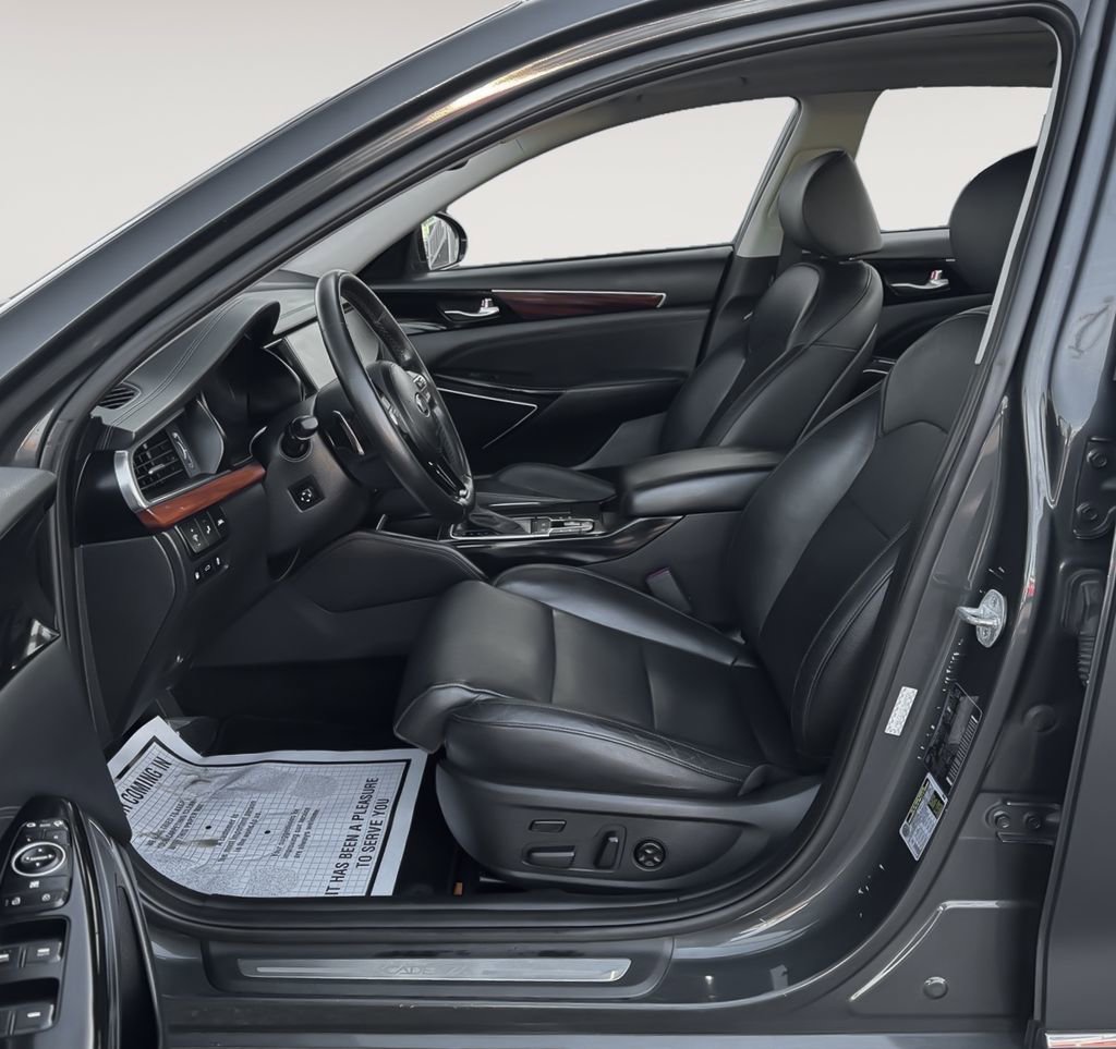 Used 2018 Kia Cadenza Technology image 10