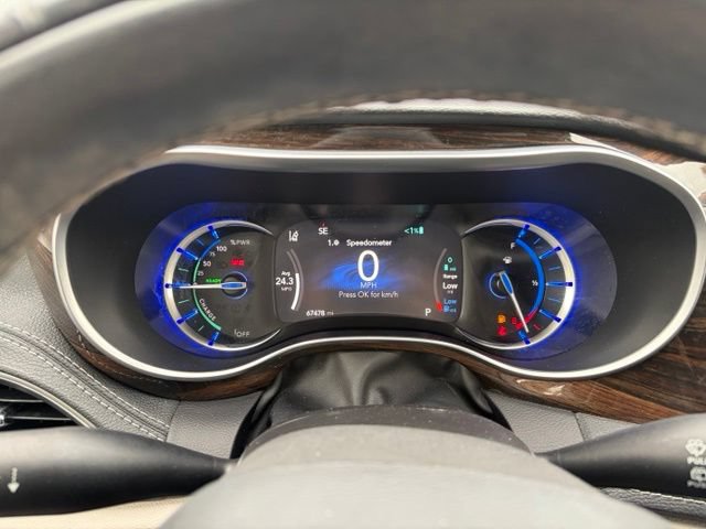 Used 2022 Chrysler Pacifica Limited FWD image 16