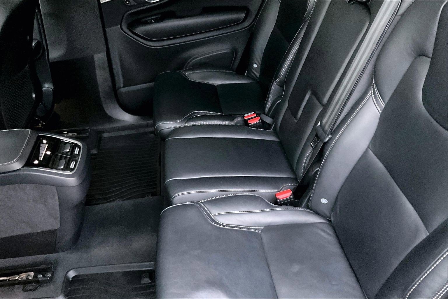 Used 2022 Volvo XC90 T6 Inscription w/ Climate Package image 18