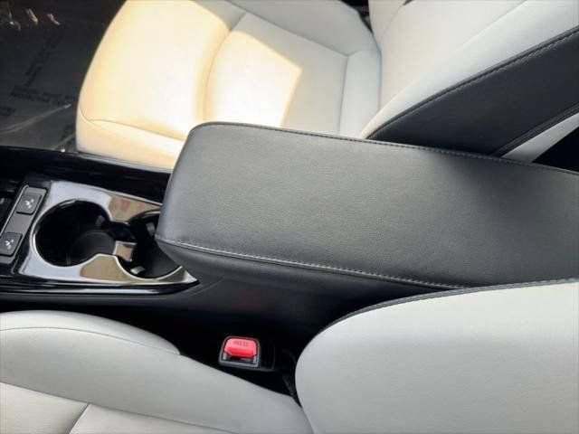 Used 2022 Toyota Prius XLE w/ Advanced Technology Package AWD/4WD image 87