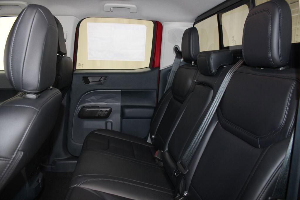 New 2025 Ford Maverick Lariat w/ Black Appearance Package image 20