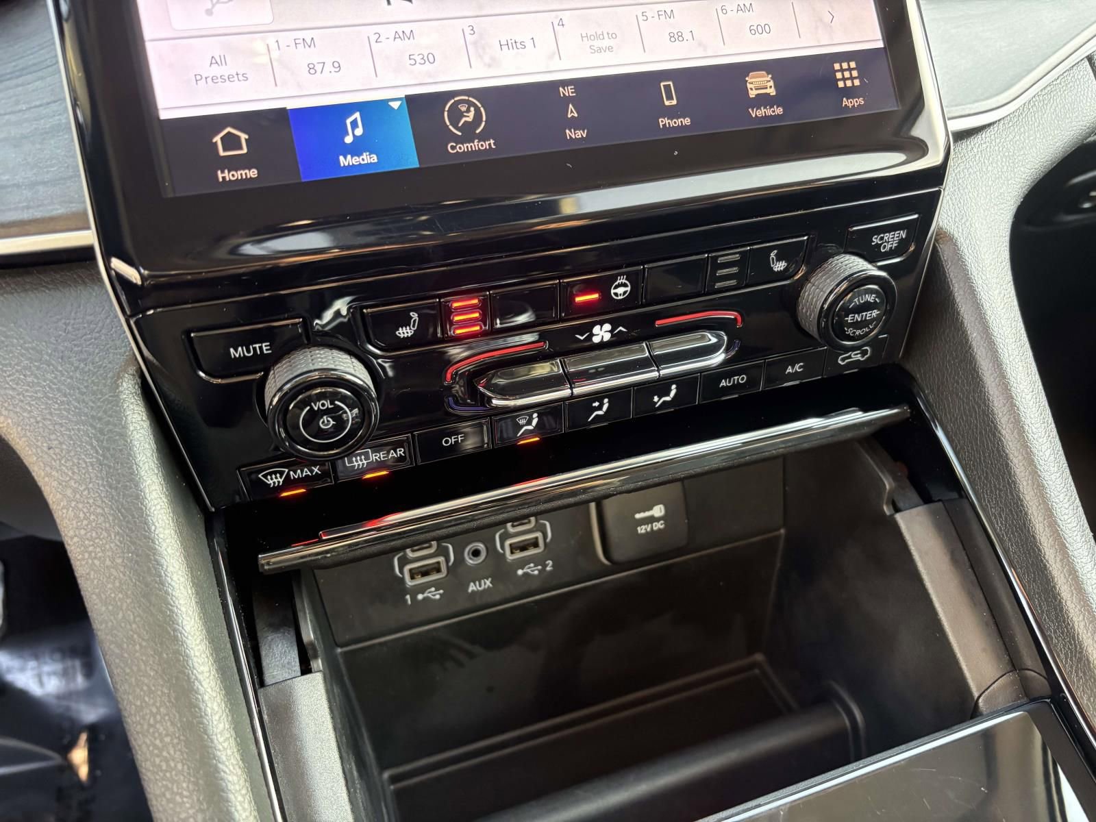 Used 2023 Jeep Grand Cherokee L Limited image 23