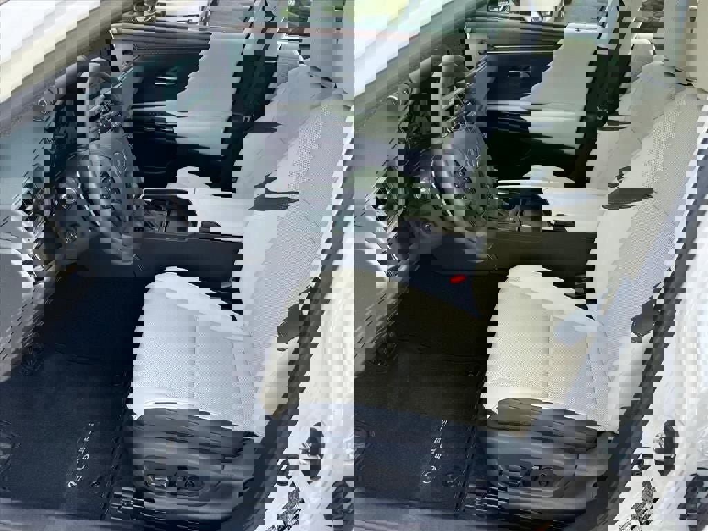 Used 2024 Lexus ES 300h w/ Premium Package image 9