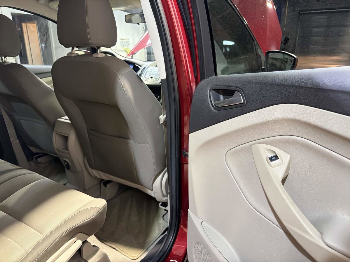 Used 2013 Ford Escape SE image 23