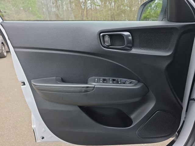 Certified 2023 Hyundai Venue Limited w/ Cargo Package image 37