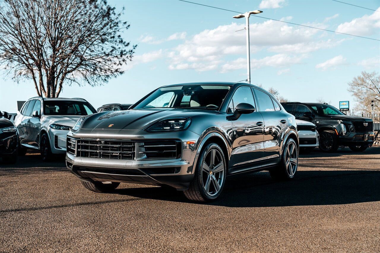 Used 2024 Porsche Cayenne Coupe image 3