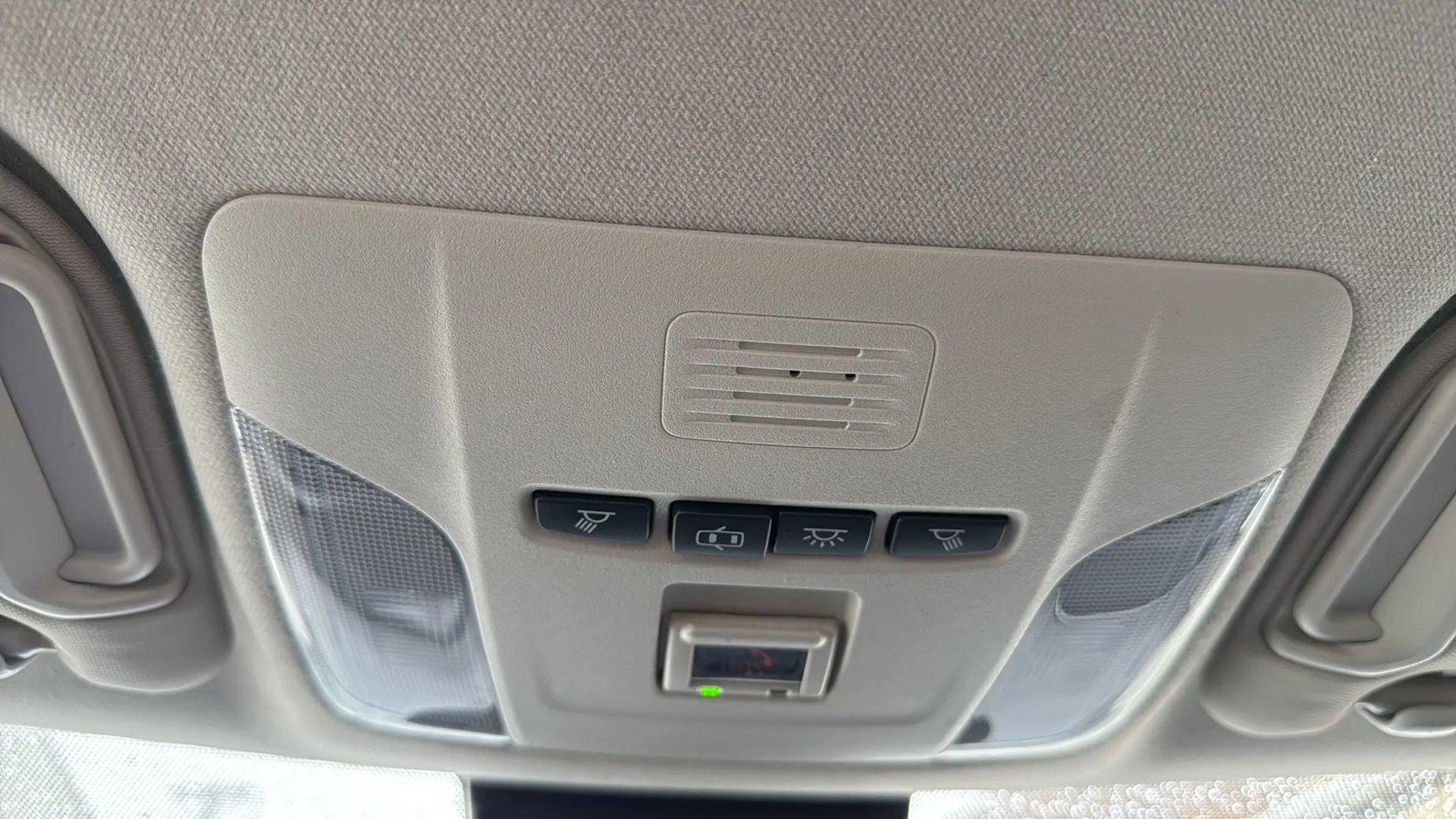 Used 2021 Toyota Corolla LE image 20