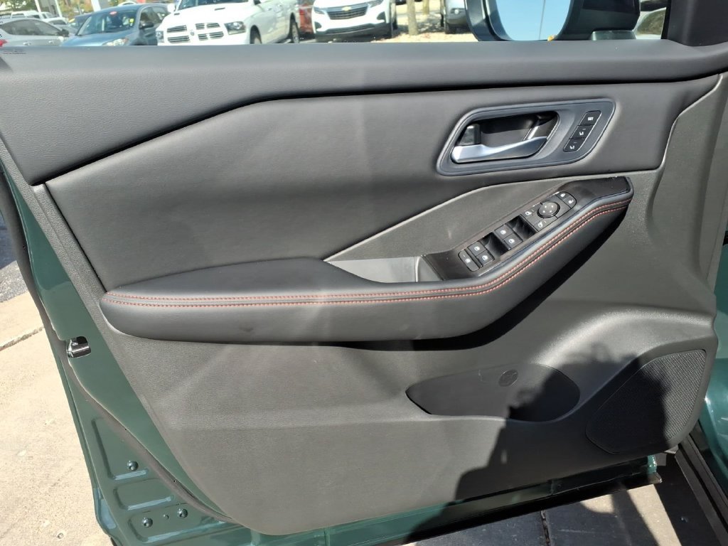 New 2027 Nissan Rogue SV w/ Rock Creek Premium Package AWD/4WD image 14