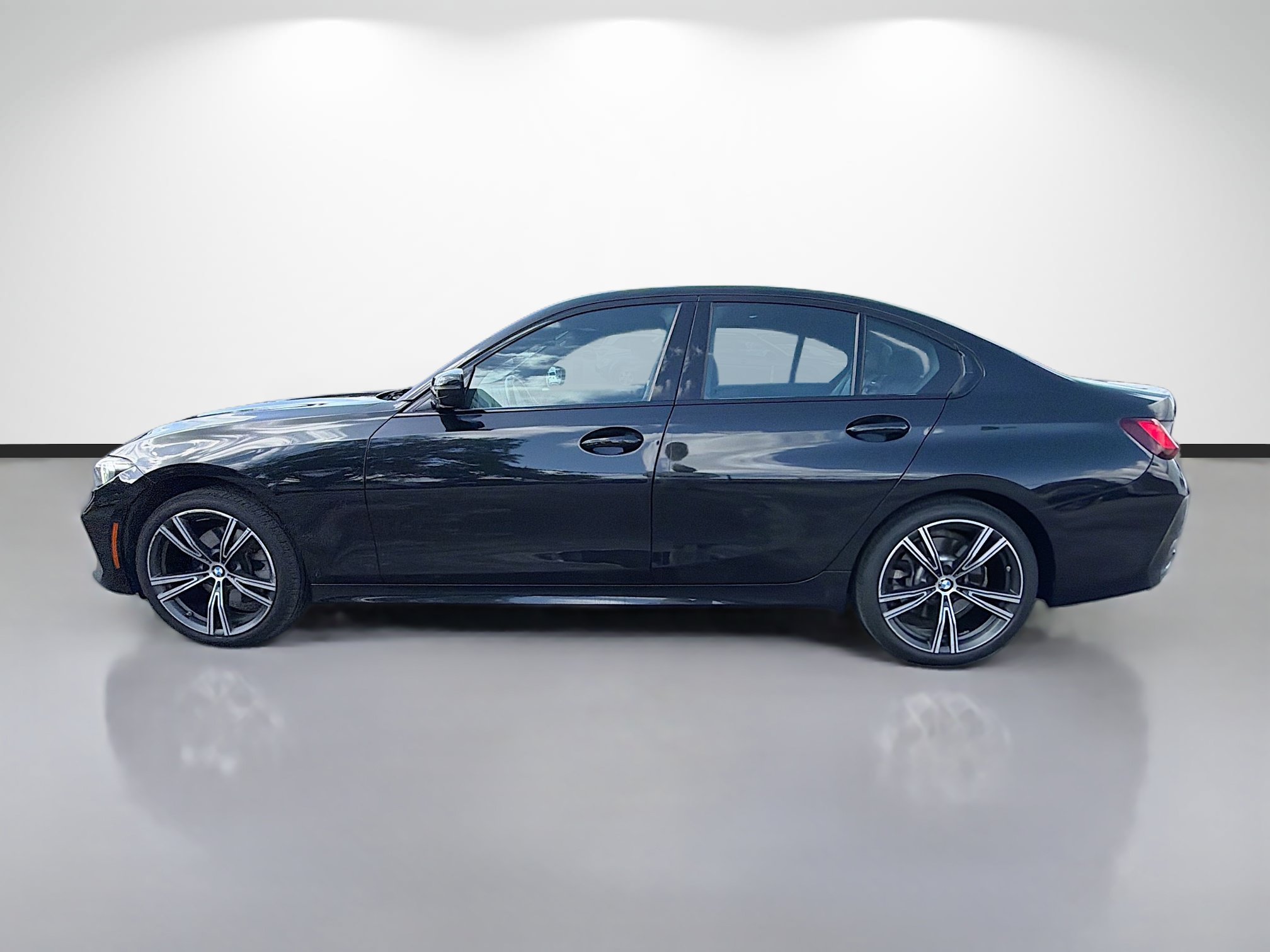 Used 2023 BMW 330i xDrive Sedan w/ Premium Package AWD/4WD image 6