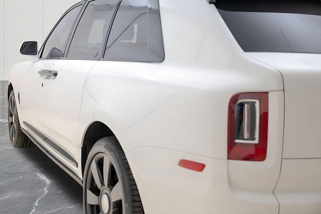 Used 2023 Rolls-Royce Cullinan image 16