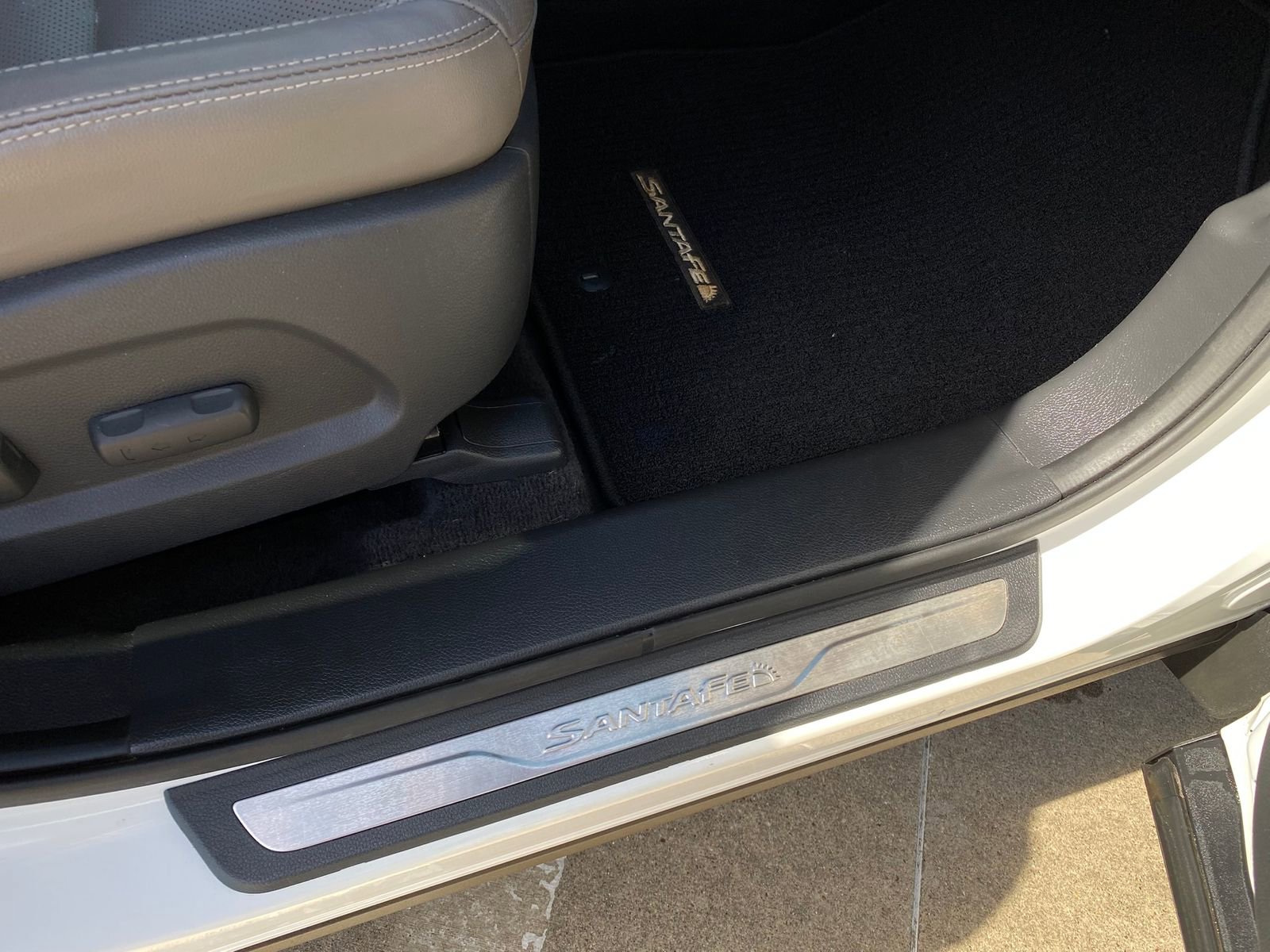 Used 2019 Hyundai Santa Fe XL image 14