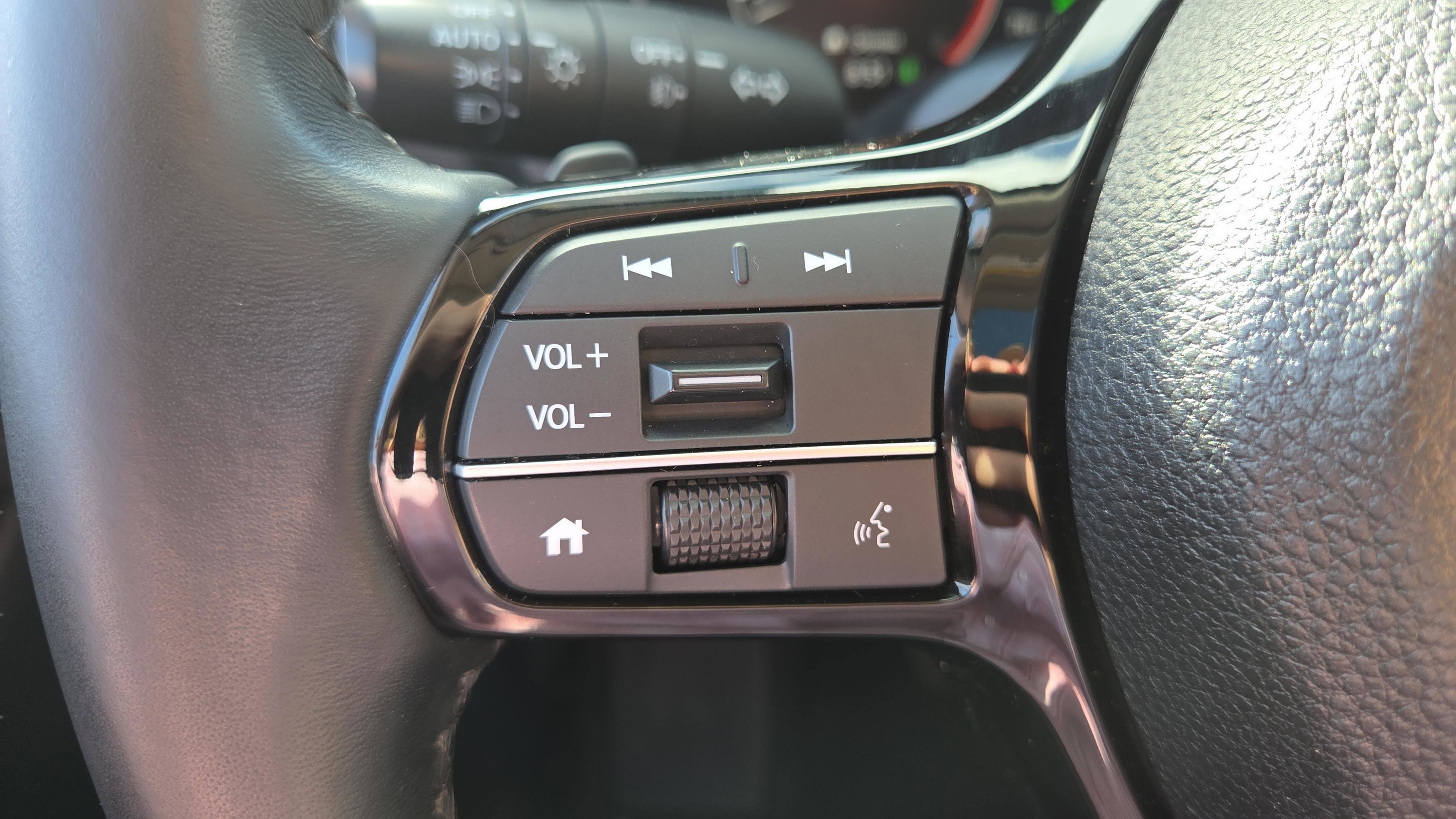 Used 2023 Honda Pilot Touring image 25